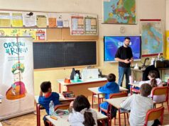 A Cavriago nasce la torre idroponica realizzata dai bambini della scuola primaria De Amicis