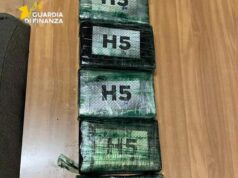 I finanzieri reggiani sequestrano oltre 5 chili di cocaina e arrestano un presunto drug mule