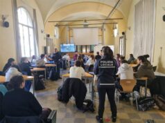 Sicurezza stradale: la Polizia locale sale in cattedra al liceo Ariosto-Spallanzani