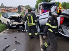 Scontro tra auto a Cadelbosco, due feriti