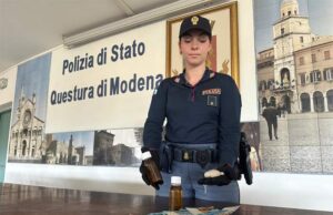 Soliera, in casa nascondeva eroina e metadone: arrestato dopo una segnalazione di spaccio fatta dai residenti