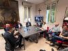 Il presidente della Regione Michele de Pascale con l’assessore Davide Baruffi oggi a Ravarino per portare sostegno e solidarietà della Regione alla comunità